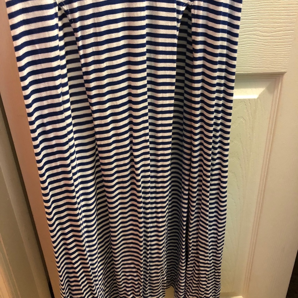 Maxi - Picture 2 of 3